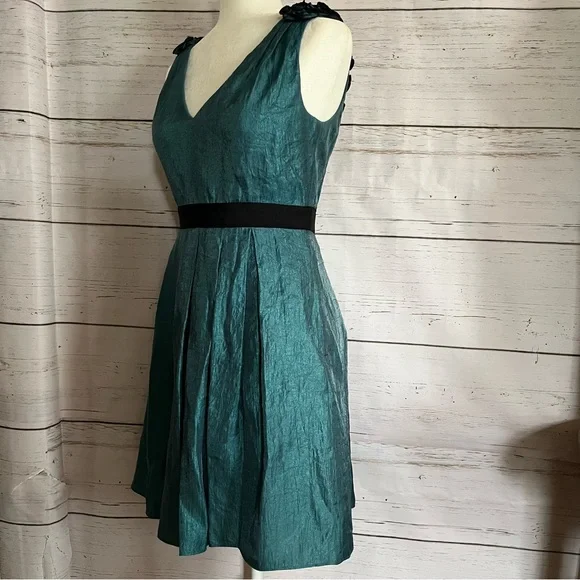 Adrianna Papell v-neck dress - Picture 2 of 10